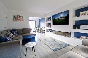 Living Room- click for photo gallery